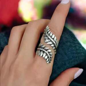 🆕Boho Style Adjustable Olive Leaf Ring 🌿 Antique Silver Finish Fits Sizes 6-9